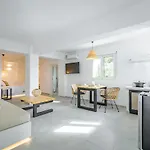 Thealos Santorini アパート