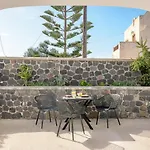 Thealos Santorini Апартаменты Пиргос