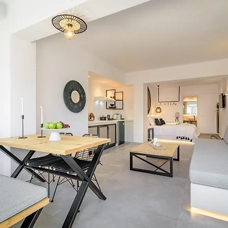 Thealos Santorini Apartment