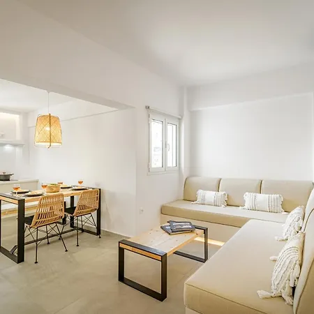 Thealos Santorini Pýrgos